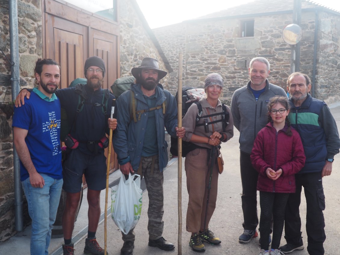 Souvenir devant la Fuente del Peregrino.