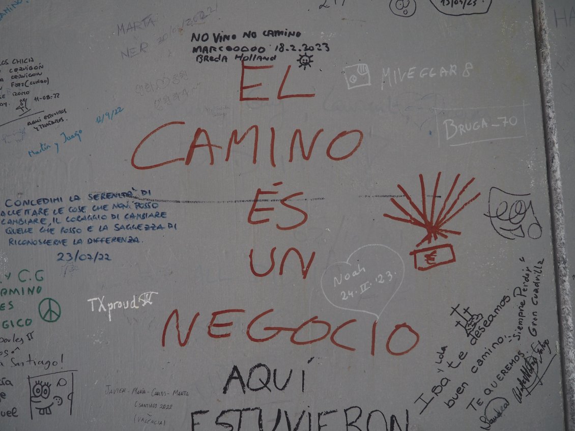 ‘El Camino es un negocio’ : oui pour certains, ce pèlerinage est devenu un commerce.