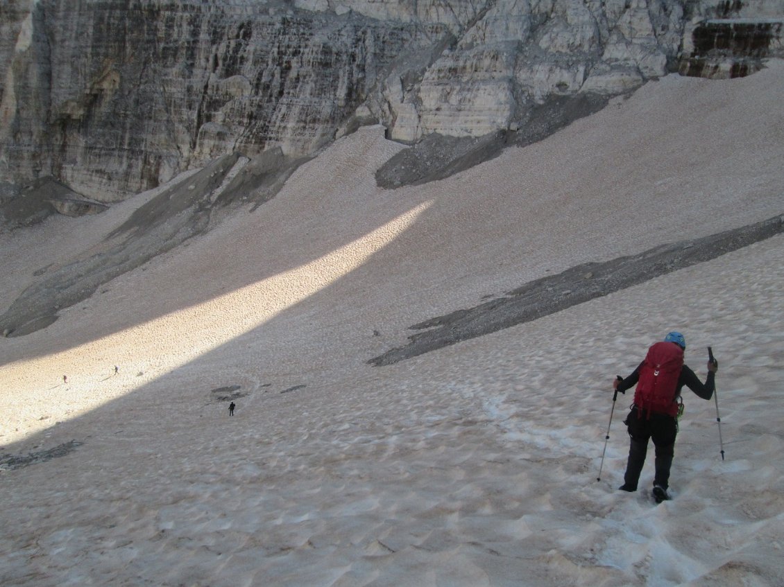 Descente raide du haut du glacier dei Camosci. Les crampons auraient été utiles.