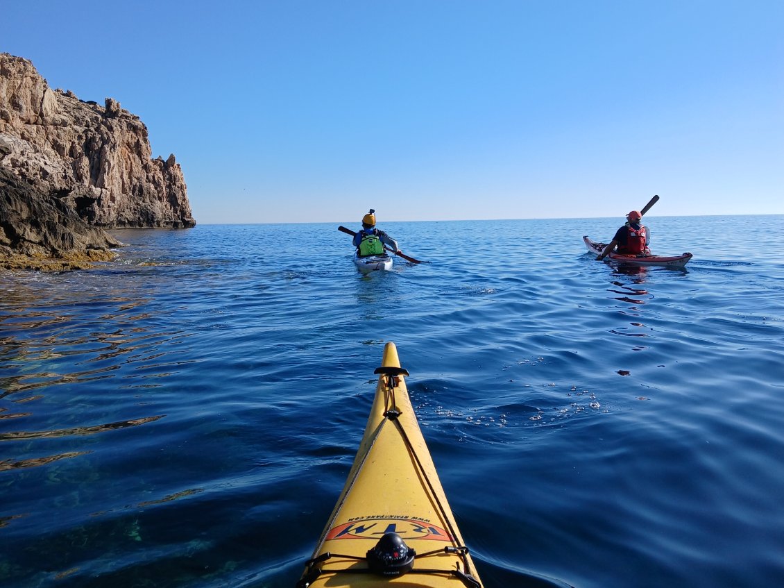 Nous remontons le long de la Punta de sa Cova de ses Orelles