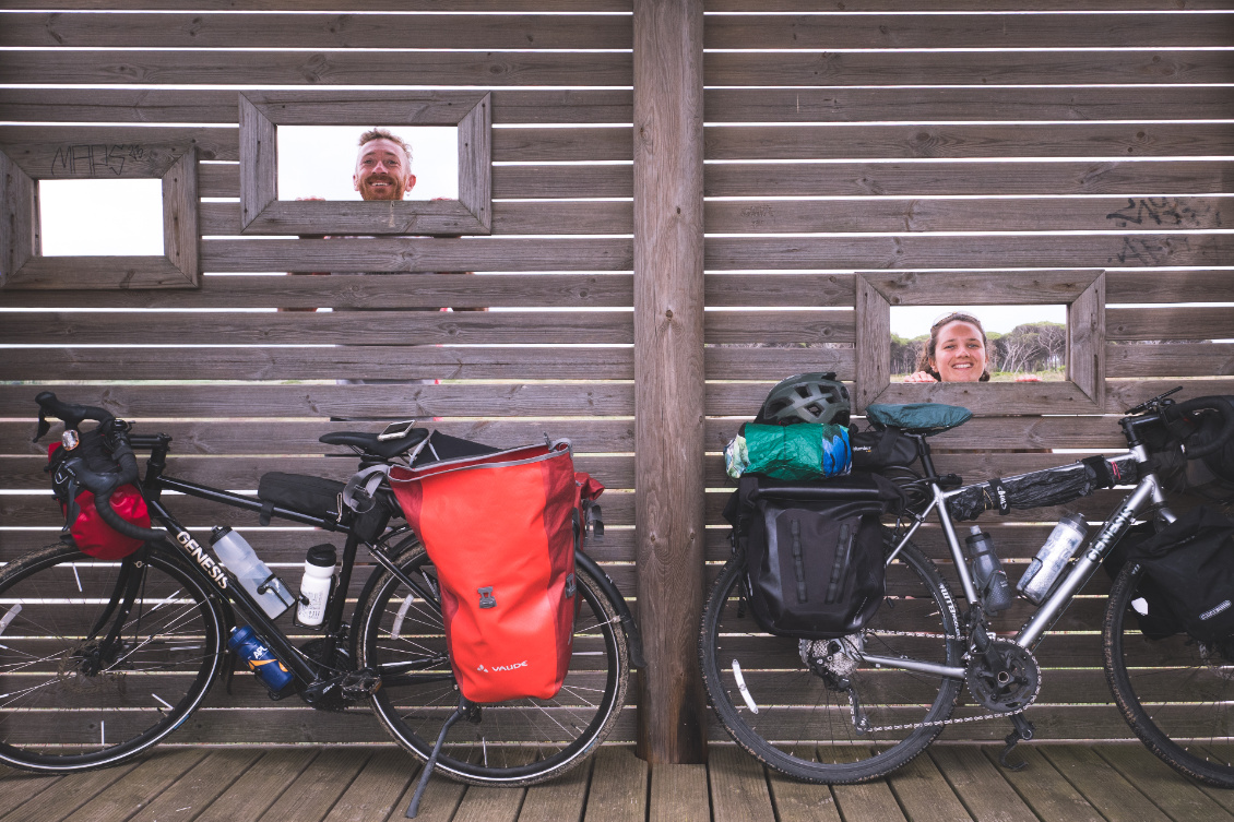 Portrait de famille. Toi, moi et nos beaux vélos.