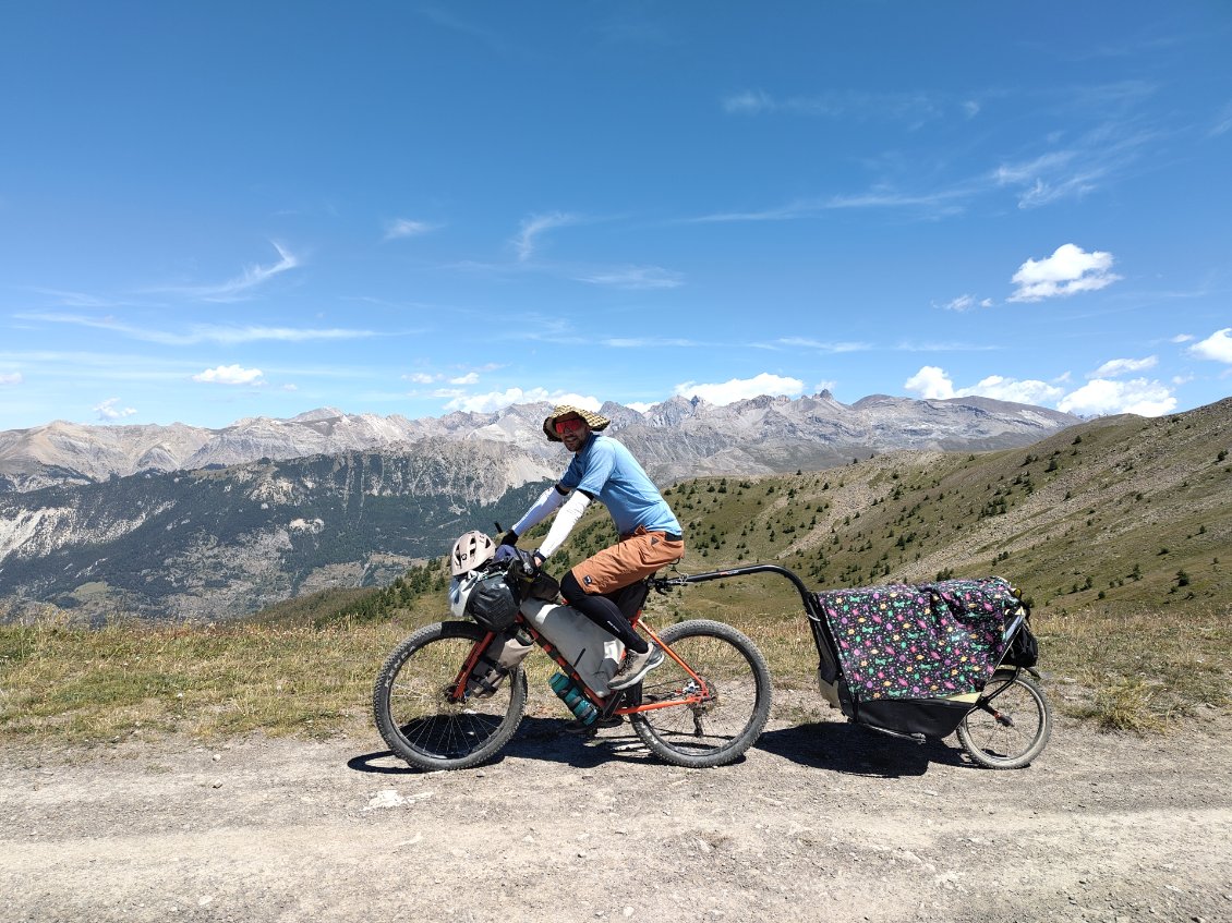 La cariole au sommet, d'Ubaye en Maira au Queyras
