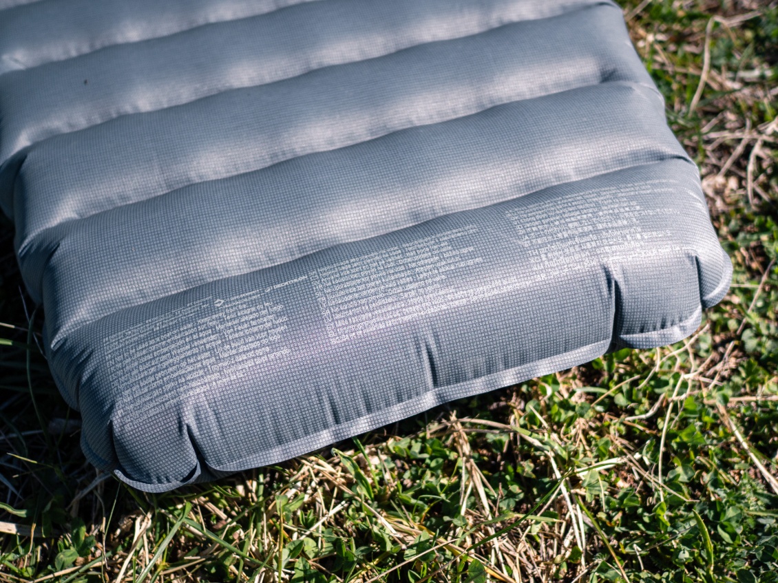 Un peu de lecture en cas d'insomnie : vous pourrez apprendre à dire "ne peut pas servir d'embarcation" en 34 langues.