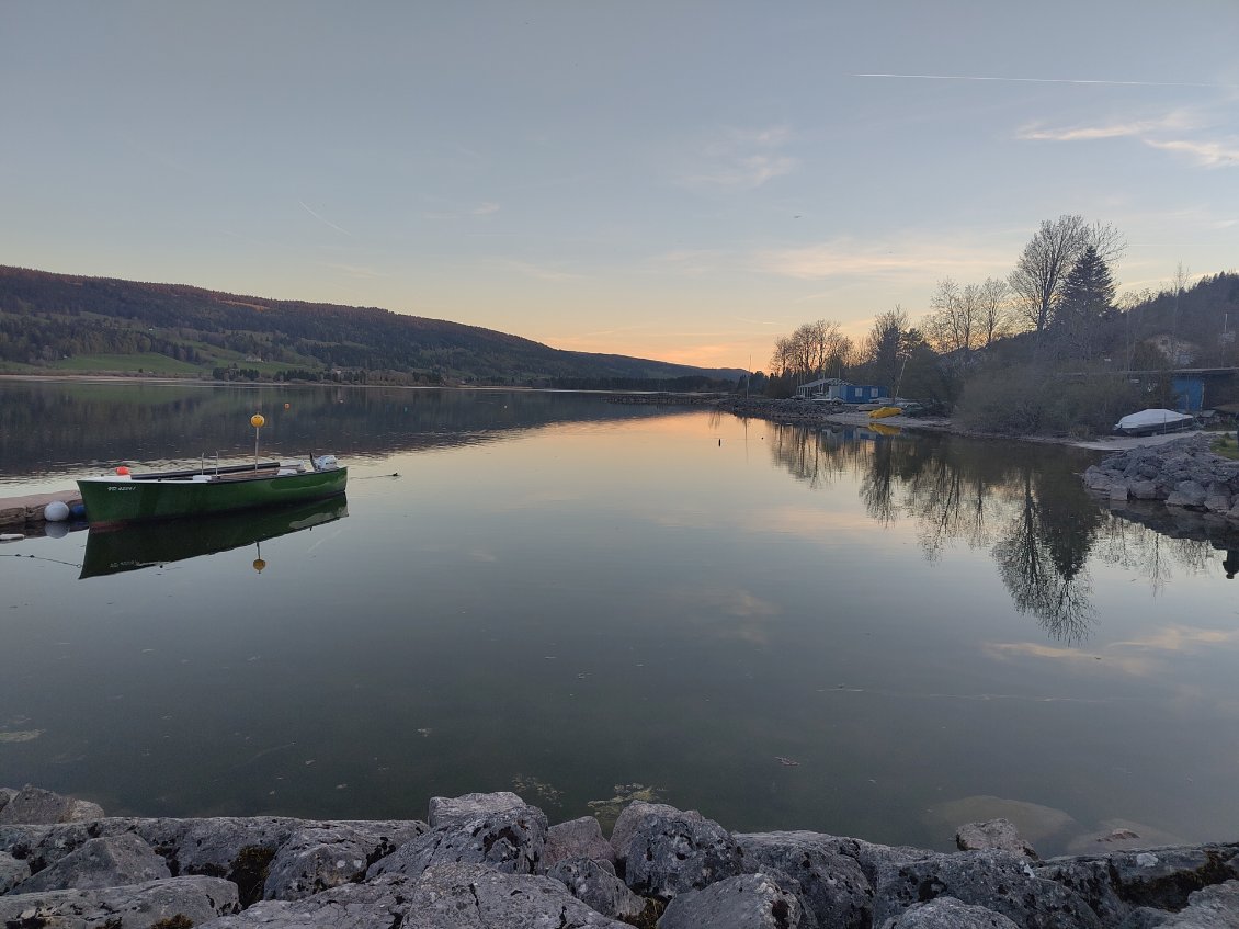 Réveil matinal au lac de Joux...