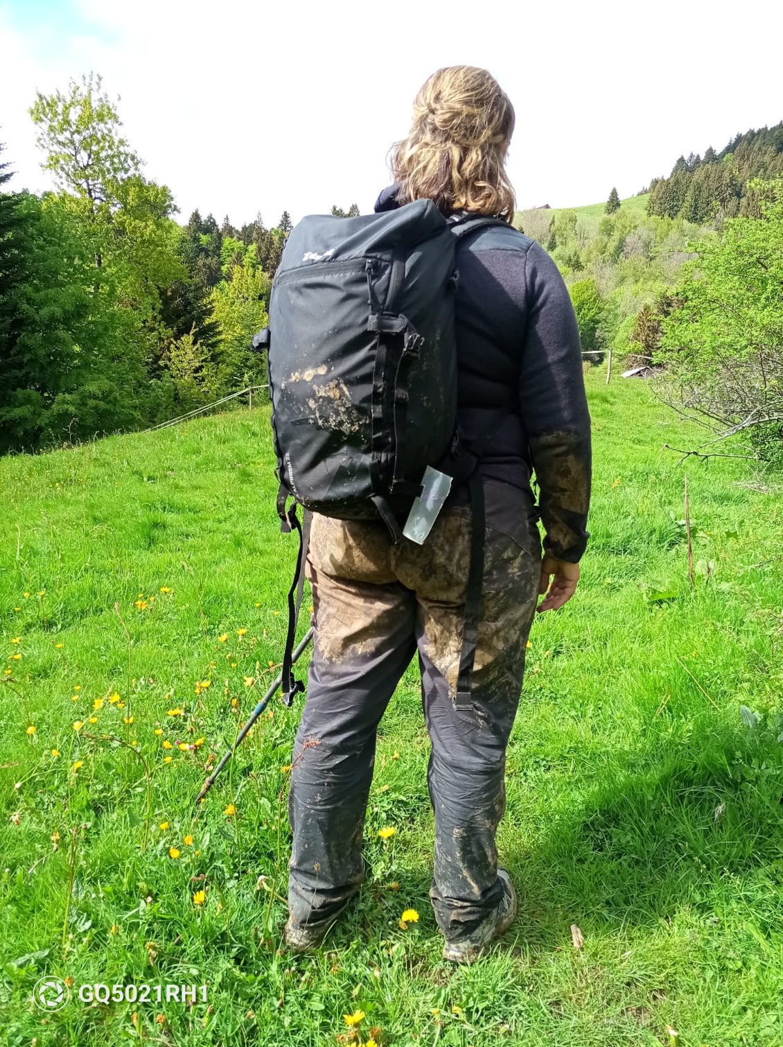 La technique du freinage avec les fesses.
Non conventionnelle et assez peu efficace. Les genoux sont dans le même état 