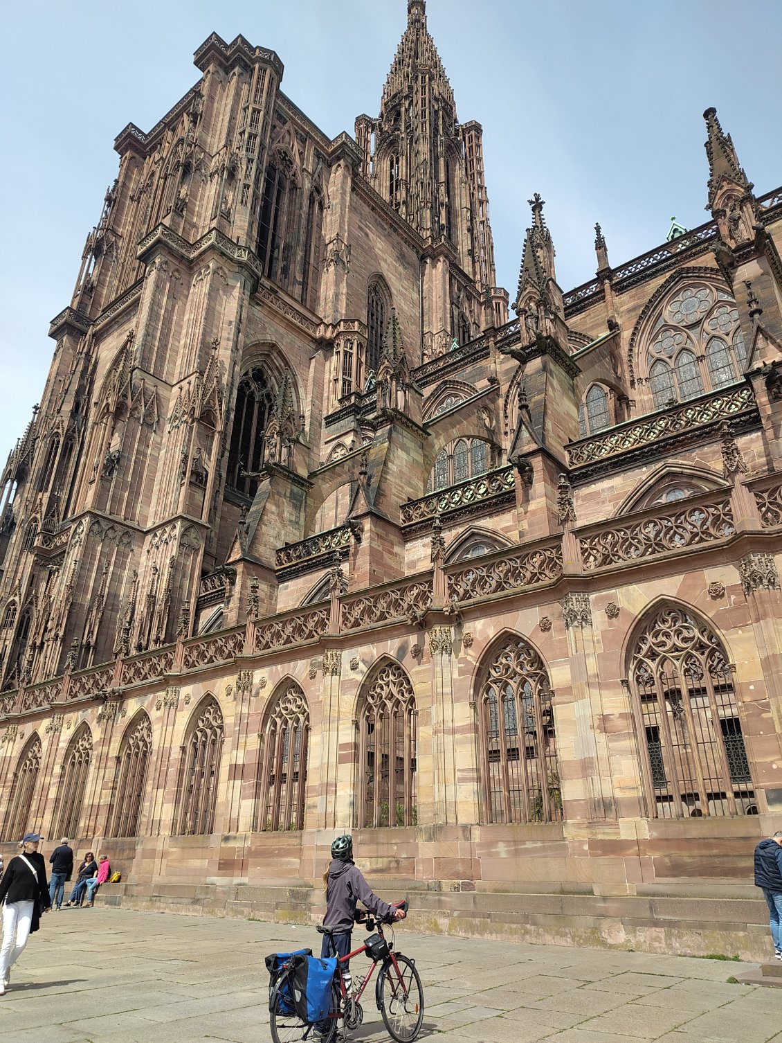 A Strasbourg, nous sommes impressionnés par la cathédrale