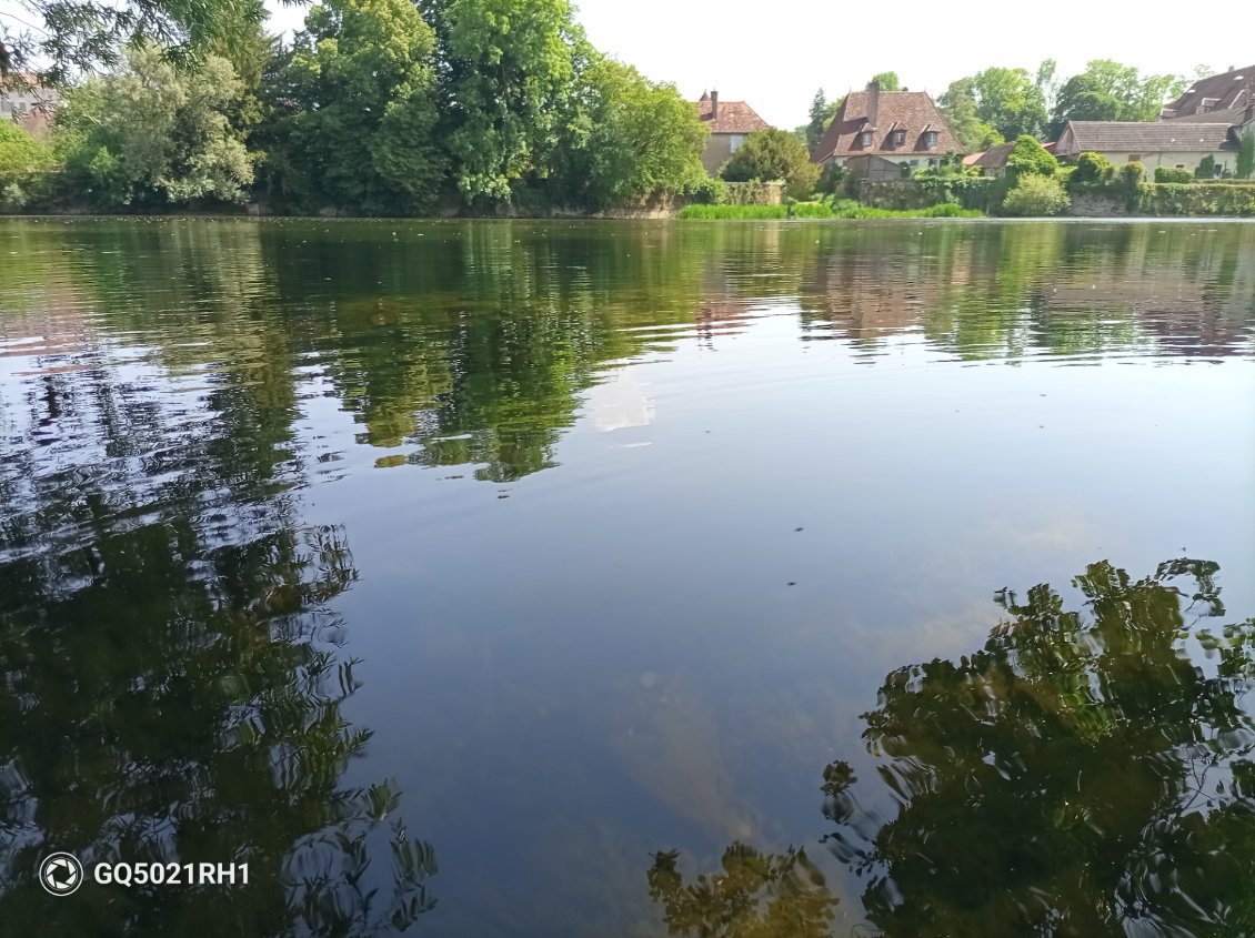 Bivouac paisible sur les bords du Doubs