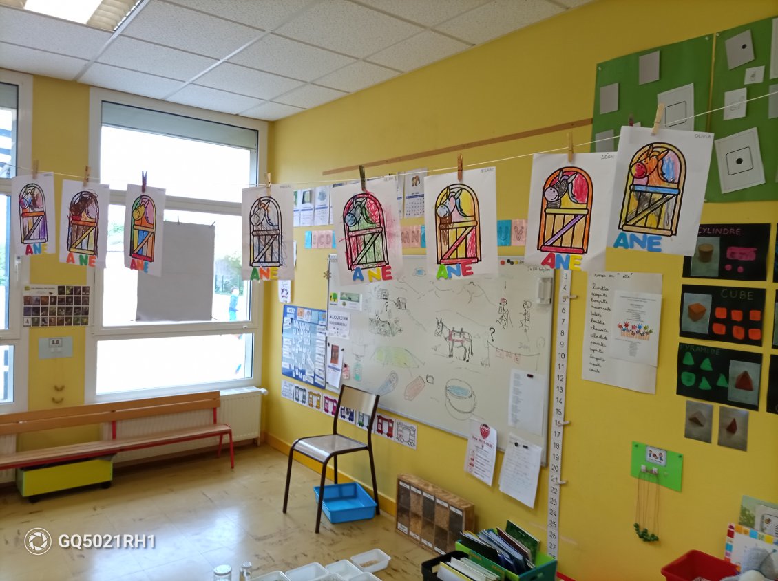Dessins, tampons...les ânes prennent des couleurs