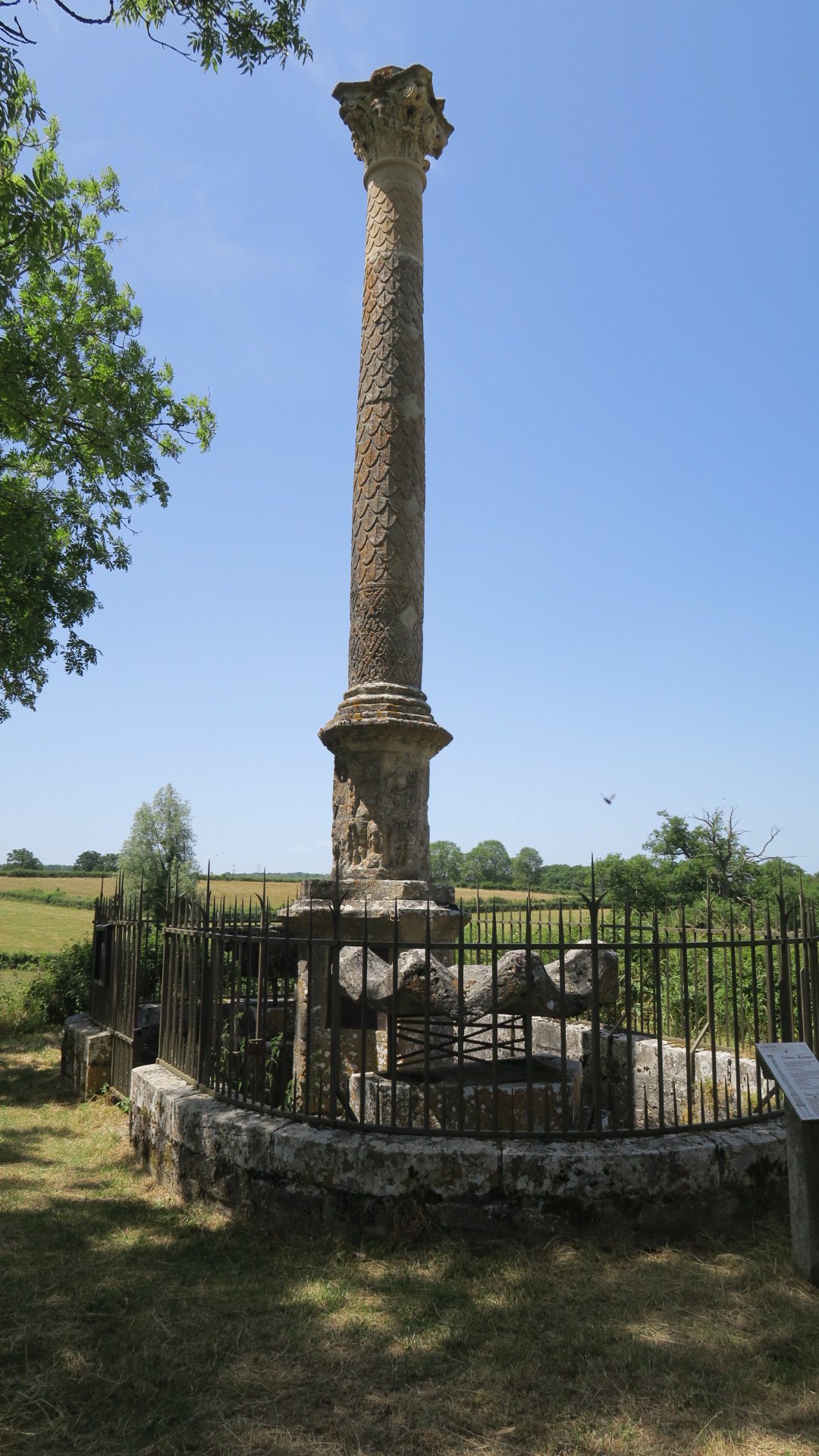 La colline romaine de Cussy la Colonne