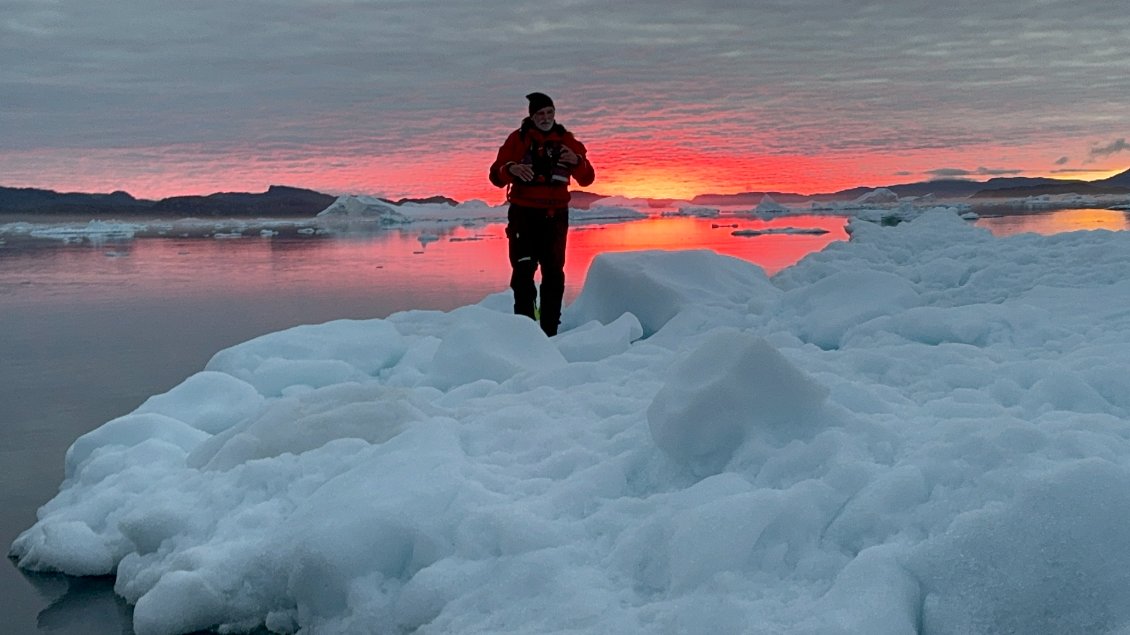 Dom sur un iceberg - au fil de l'aventure, nous apprivoisons notre environnement... Aappilattoq