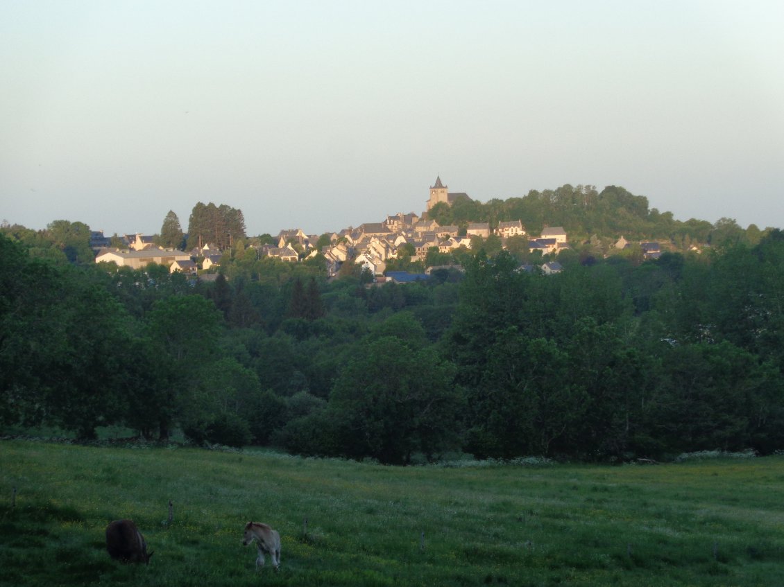 Laguiole s'éveille dans le petit matin.