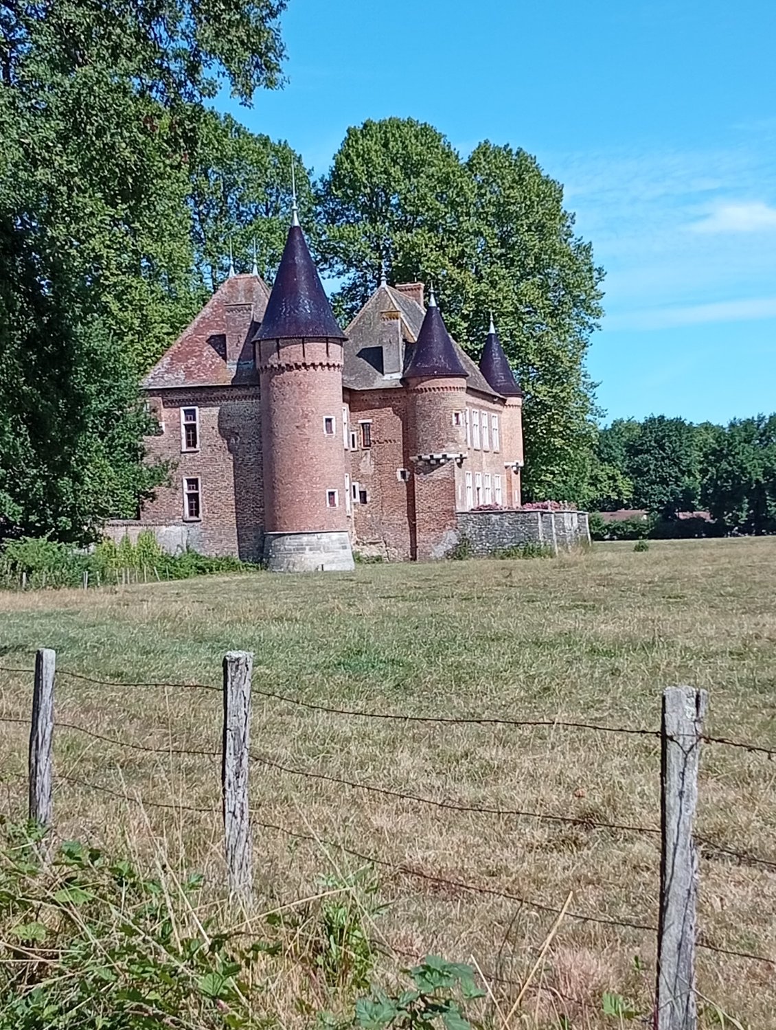 Le château de Genoud