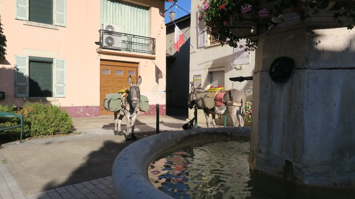 Petit arrêt au stand à Cerdon