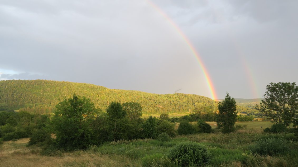 Juste après l'orage. Ne cherchez pas le trésor au pied de l'arc en ciel, il est là, juste au fond de votre coeur