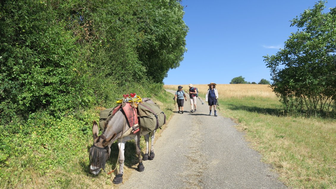 Ce matin, Valérie et Myriam nous accompagnent. C'est chouette de partager le chemin
