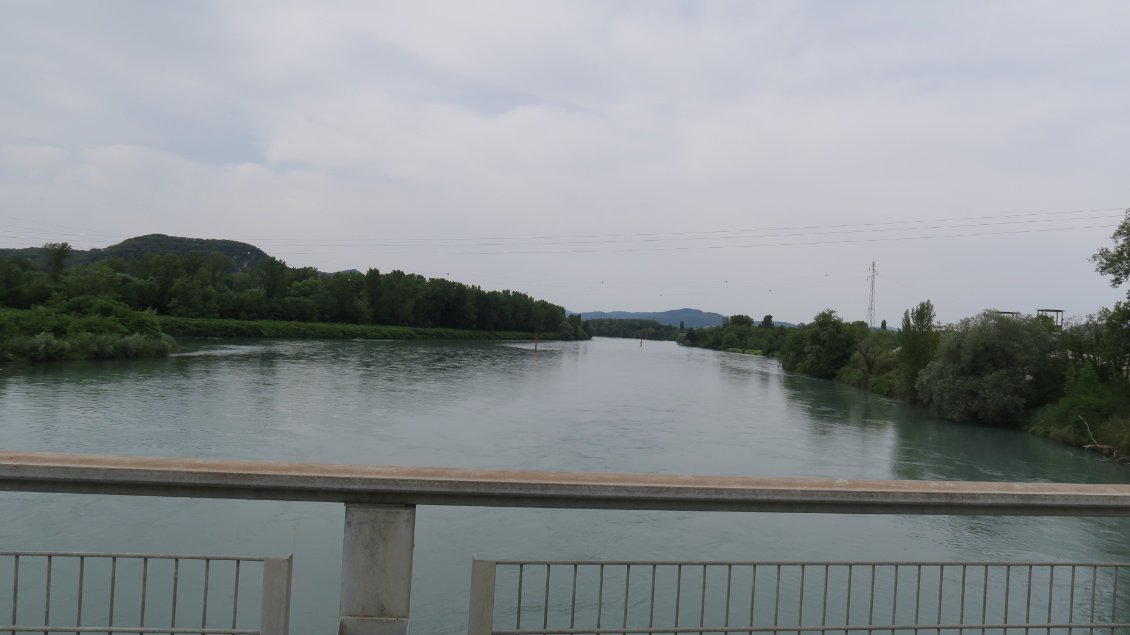 Le Rhône au passage du pont