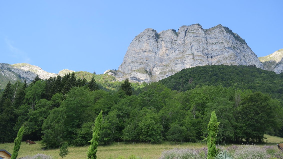 L'imposant rocher d'Arclosan