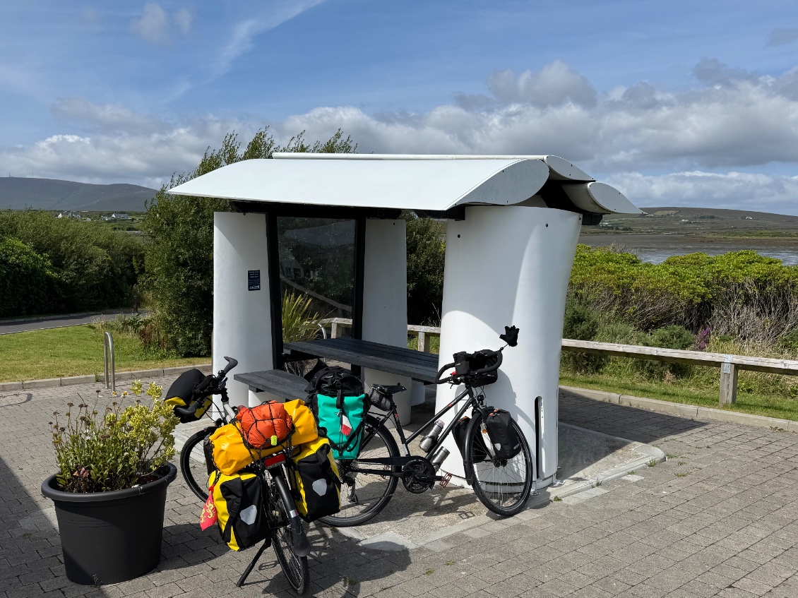 Un abri en recyclage de pale d’éolienne 