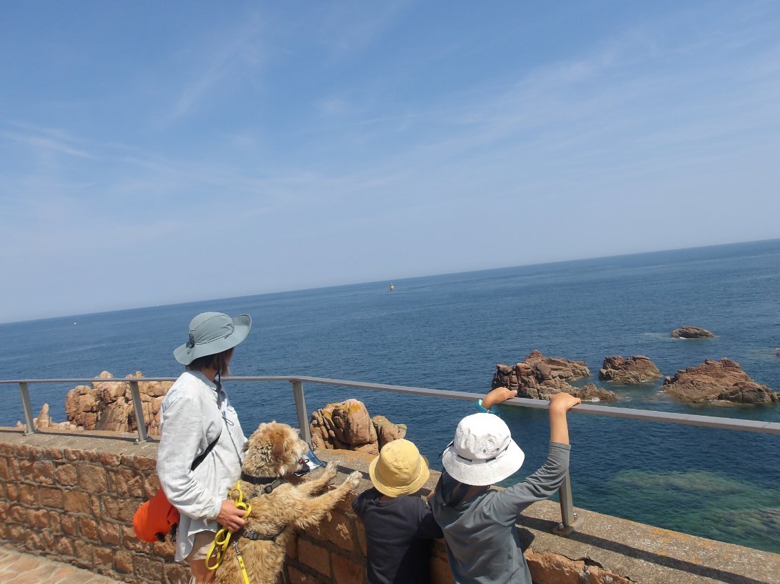 Le phare du paon par beau temps, même Rita trouve cela joli