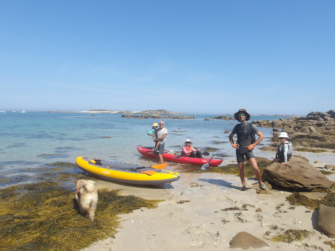Petit picnic sur ce morceau d'ile au milleu de l'anse.