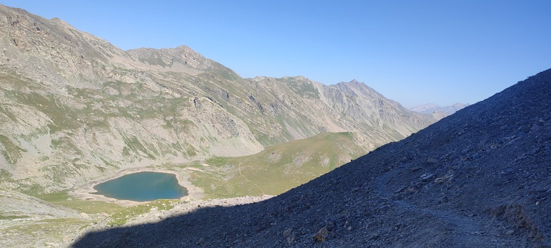 Lac de derrière la Croix, curieux nom
