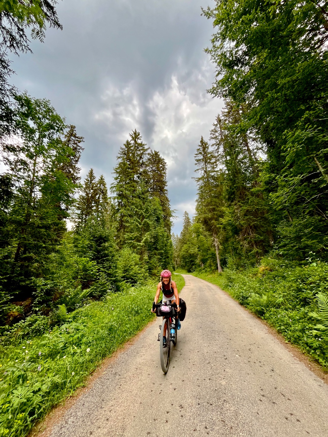Descente sur les rousses… l’orage gronde … la pluie s’invite on se dépêche!!!