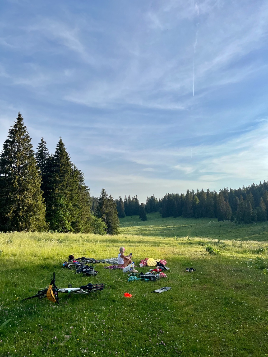 Squat 4 étoiles dans la combe sambine au dessus de prémanon…. Le luxe!