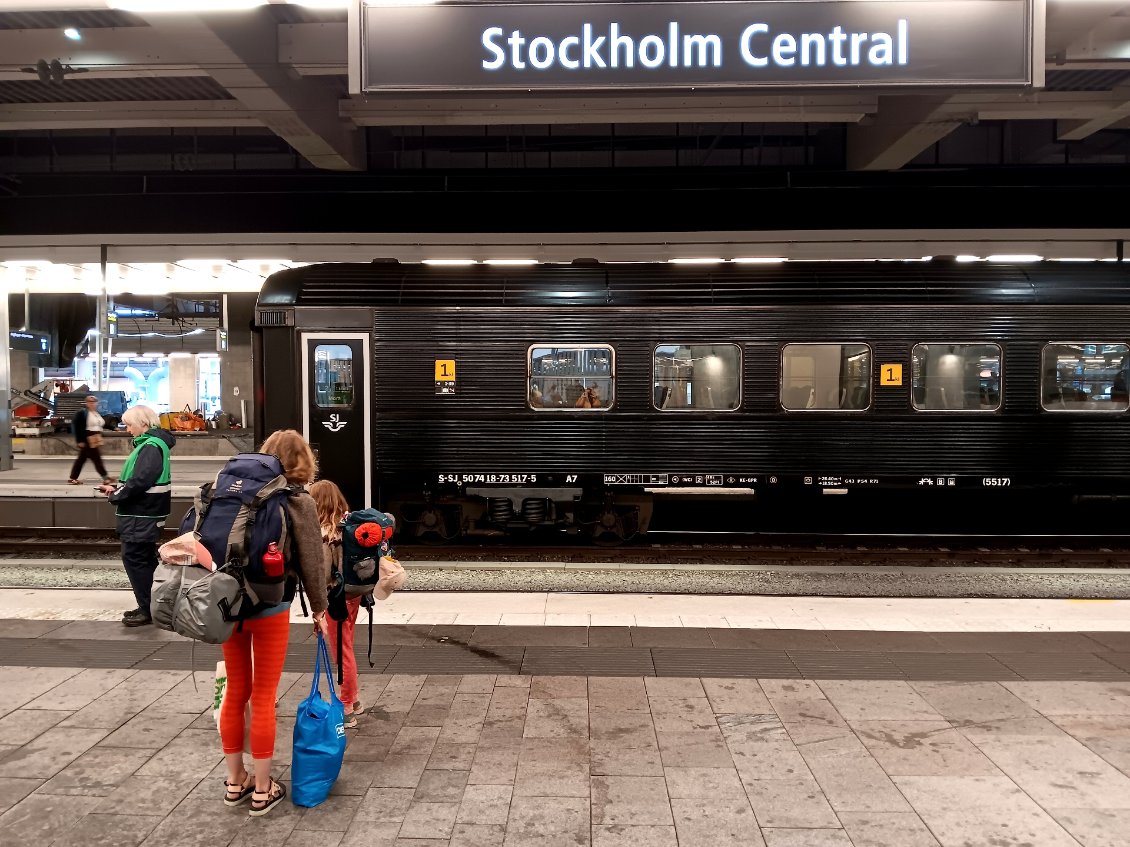 Nous attendons le train de nuit pour Boden.