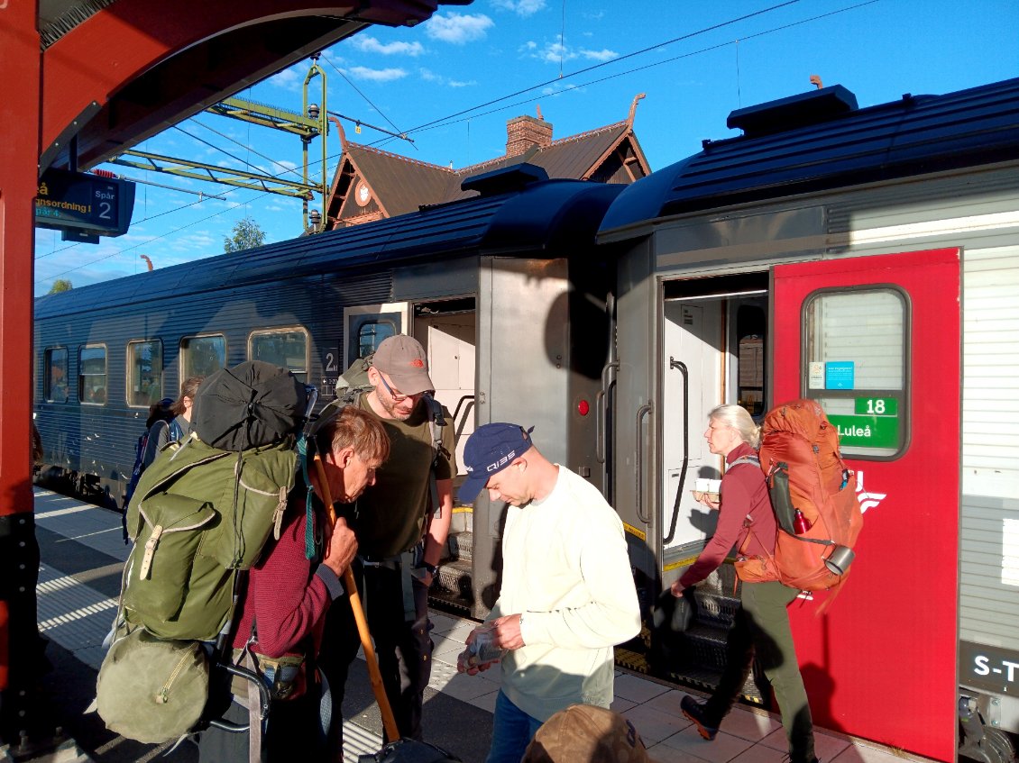 Arrivée à Boden au petit matin. Changement de train pour Abisko.