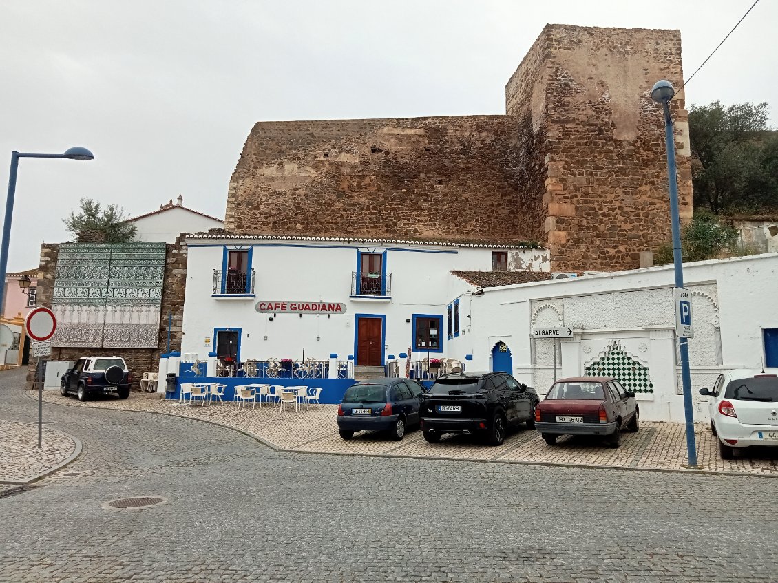 Ce n'est pas le café-restaurant de Pereiro, mais l'ambiance est bien la même.