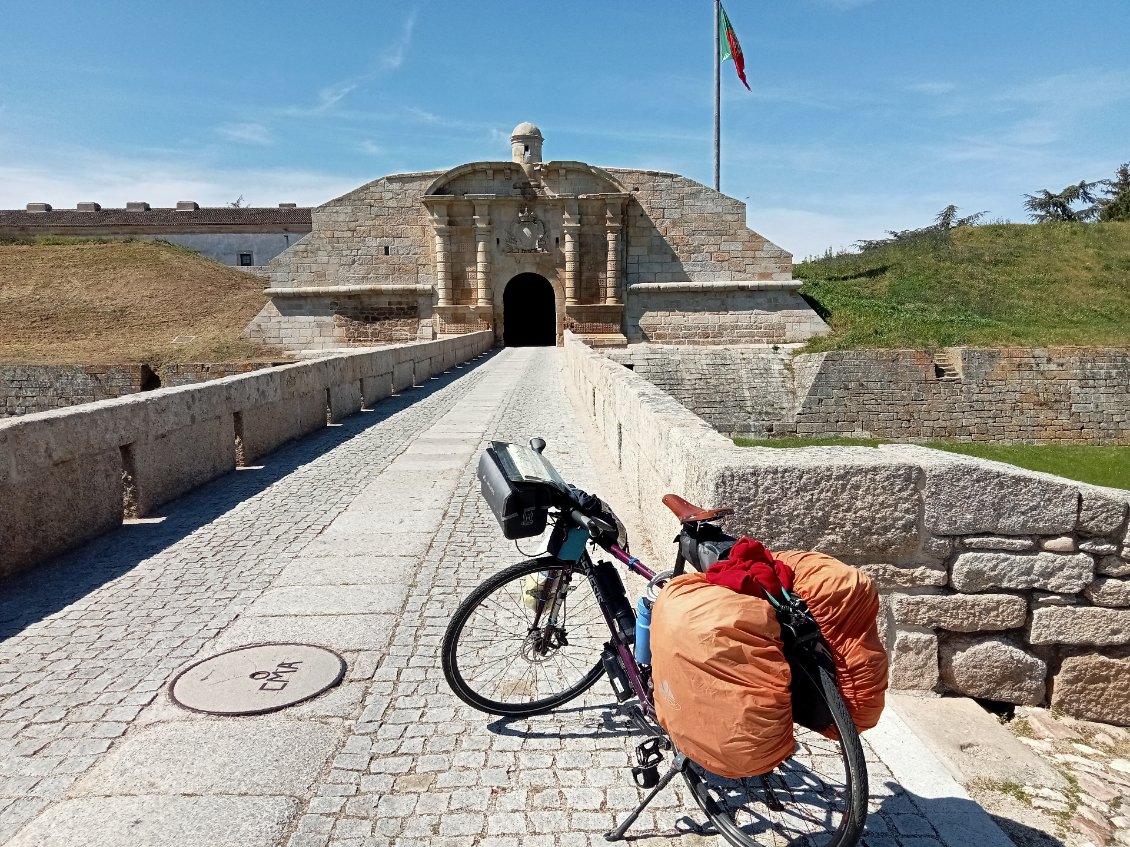 L'Entrée de Almeida
