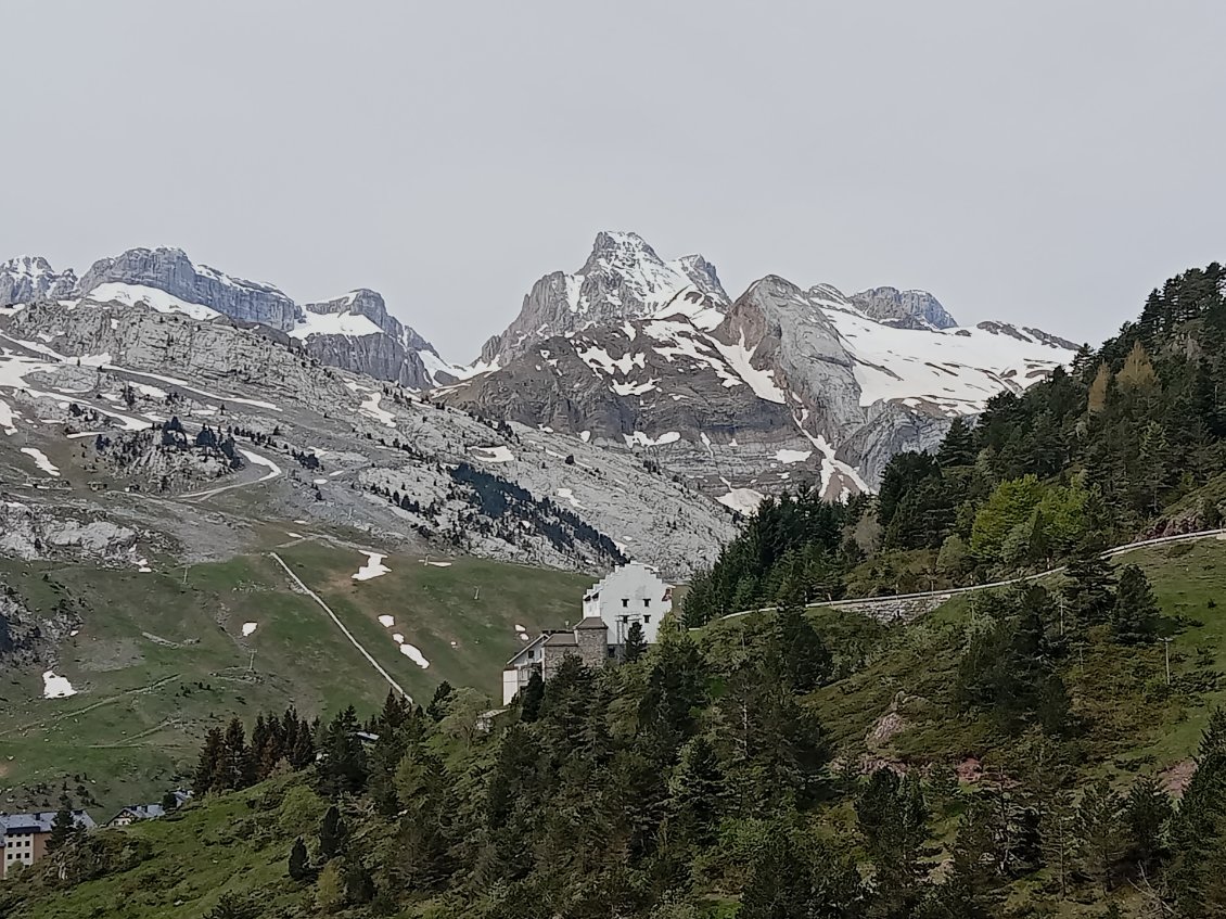 Arrivée prochaine au col du Somport