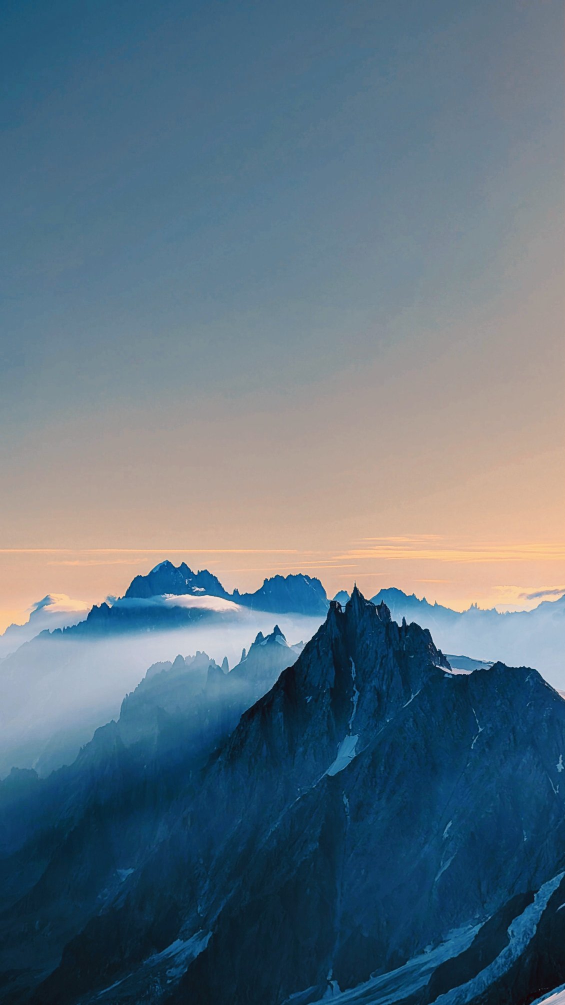 L'Aiguille Du Midi vu depuis le Mont Blanc - France